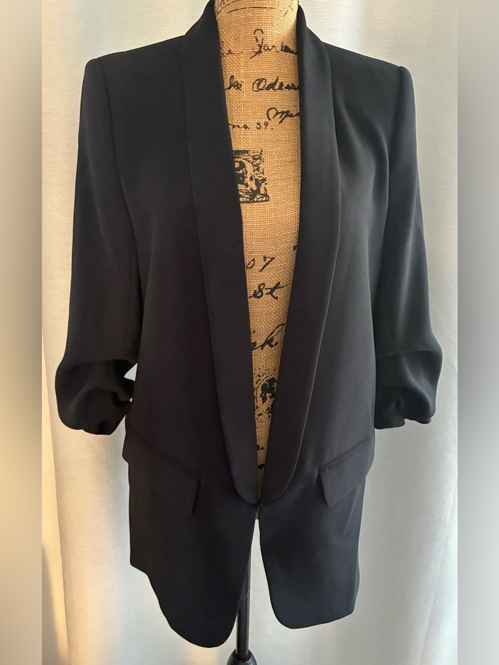 Classic Black Women's Blazer - Picture 4 of 7
